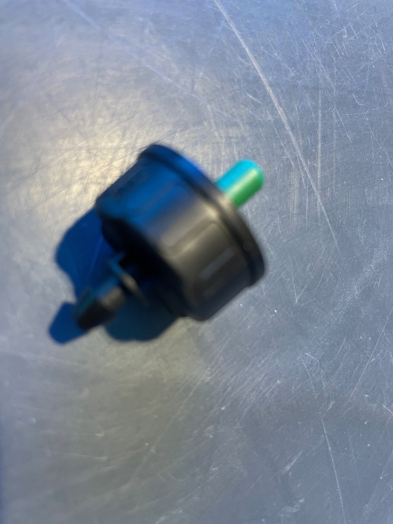 DIG- PCO-020, 2 GPH Self- flushing Pressure Compensating Drip Emitter W/ Barbed Inlet-Green
